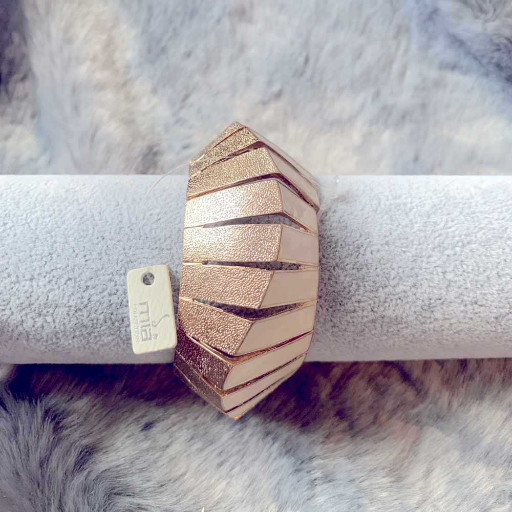 Mia Collection White and Gold Shimmer Bracelet